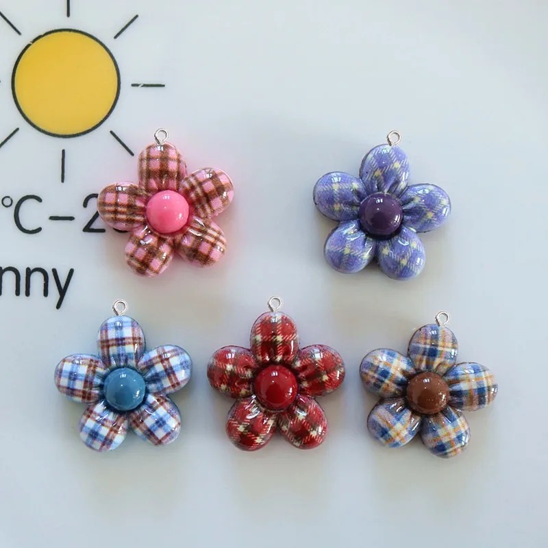 Resin Art Keychain - 10Pcs Sweet Flower Planar Resin Pendant