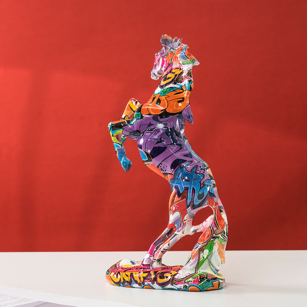 Horse statue graffiti, popular - Resin Art Decoration Items recension och pris
