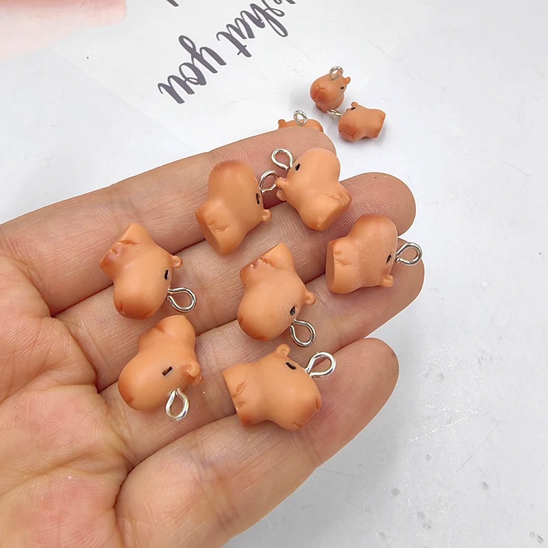 10pcs Cute Small Capybara Char - Resin Art Keychain recension och pris